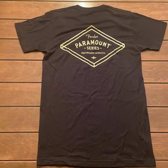 BNWOT fender paramount tshirt - Picture 4 of 6